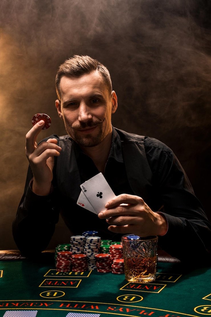 Proses animasi dadu berguling dan tampilan hasil kemenangan atau kekalahan di Dice Game rafi777